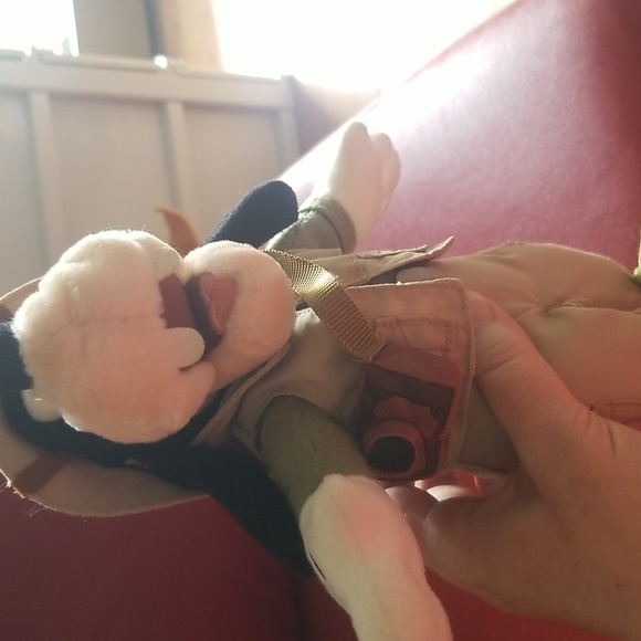 Jungle Cruise Goofy Plush 12" - Picture 3 of 8